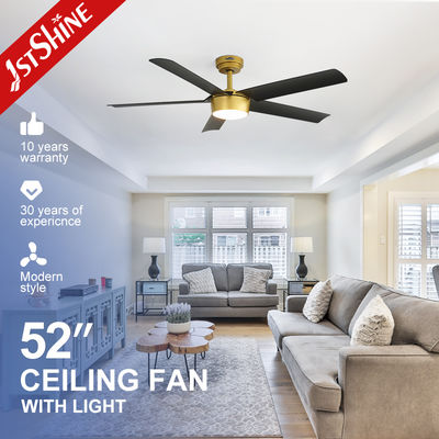 좋은 가격 Modern Plastic Ceiling Fan with Integrated LED Light Panel and Matte Black ABS Blades Ideal for Boutique Hotels and Cafes 온라인으로